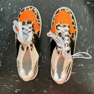 Trendy color block leopard print sneakers